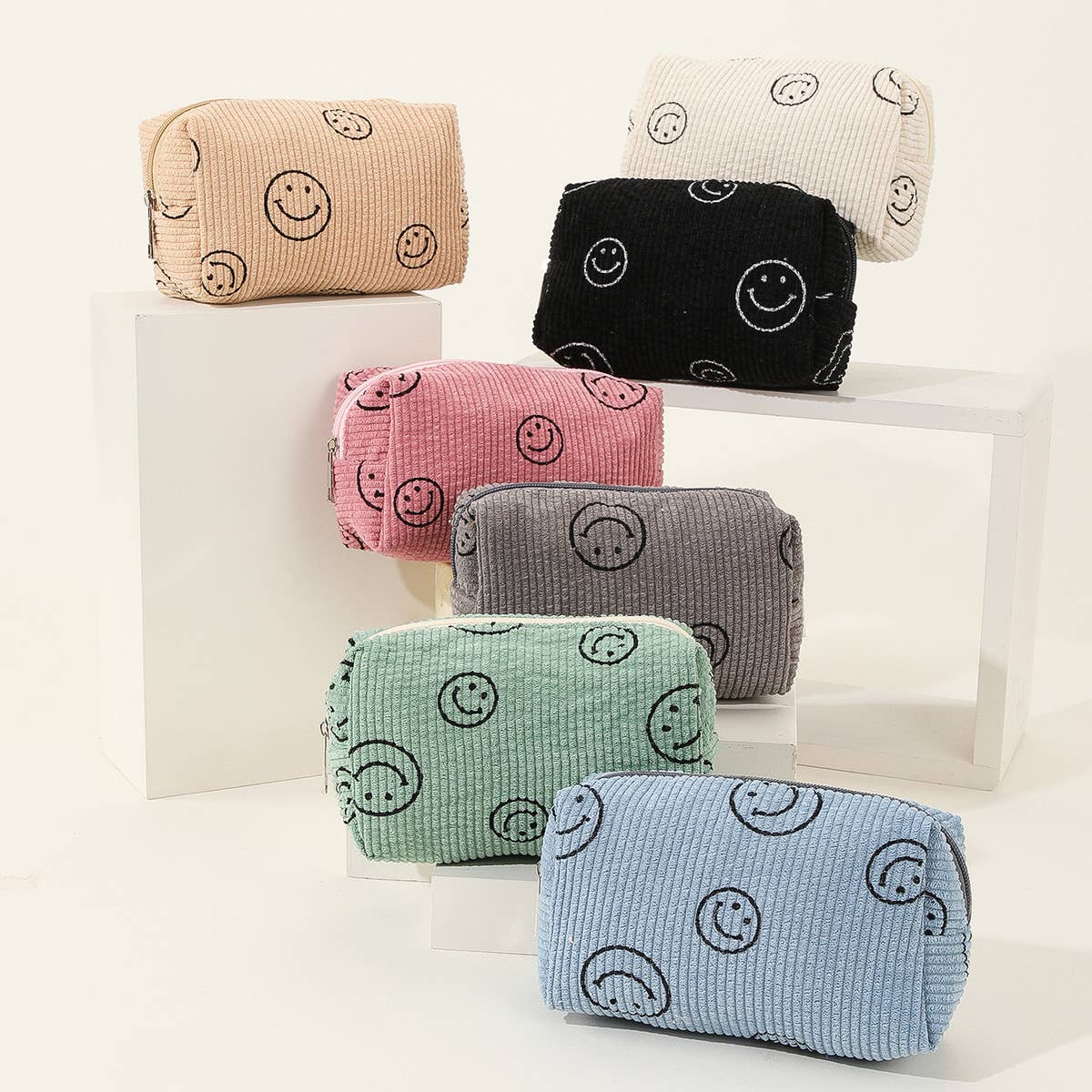 SIMPLE SMILING FACE MEDIUM COSMETIC BAG_CWAB1035