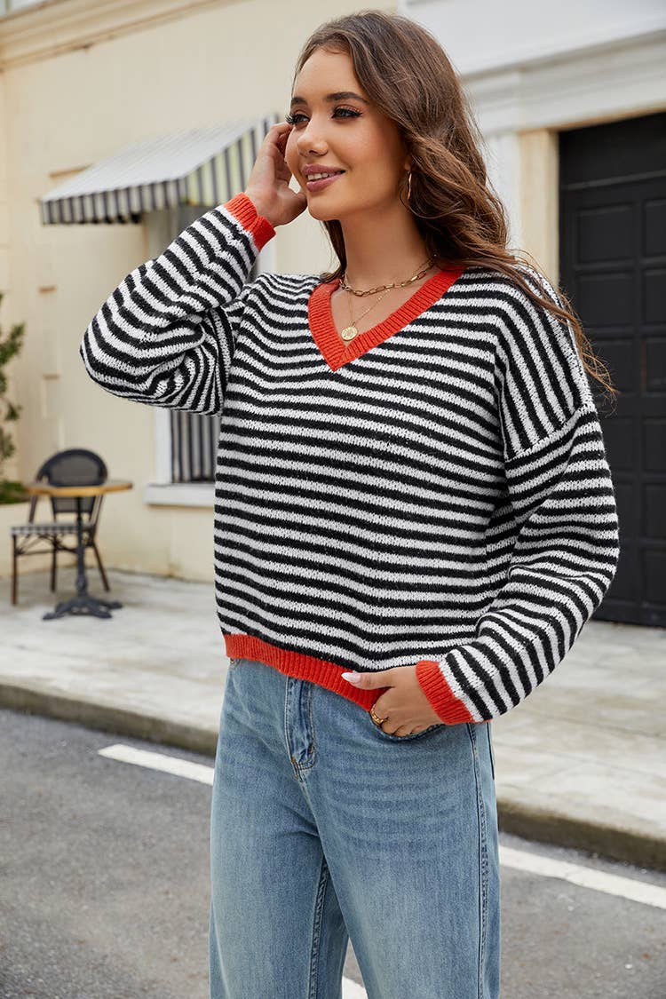 STYLISH CONTRASTING V-NECK KNITWEAR