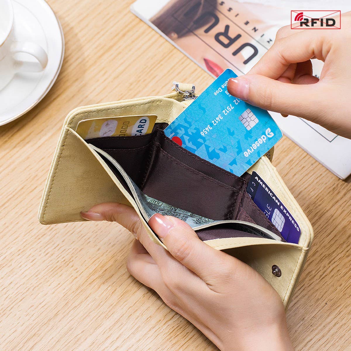 SHORT MULTIFUNCTIONAL LARGE CAPACITY LEATHER WALLET_CWAB3792