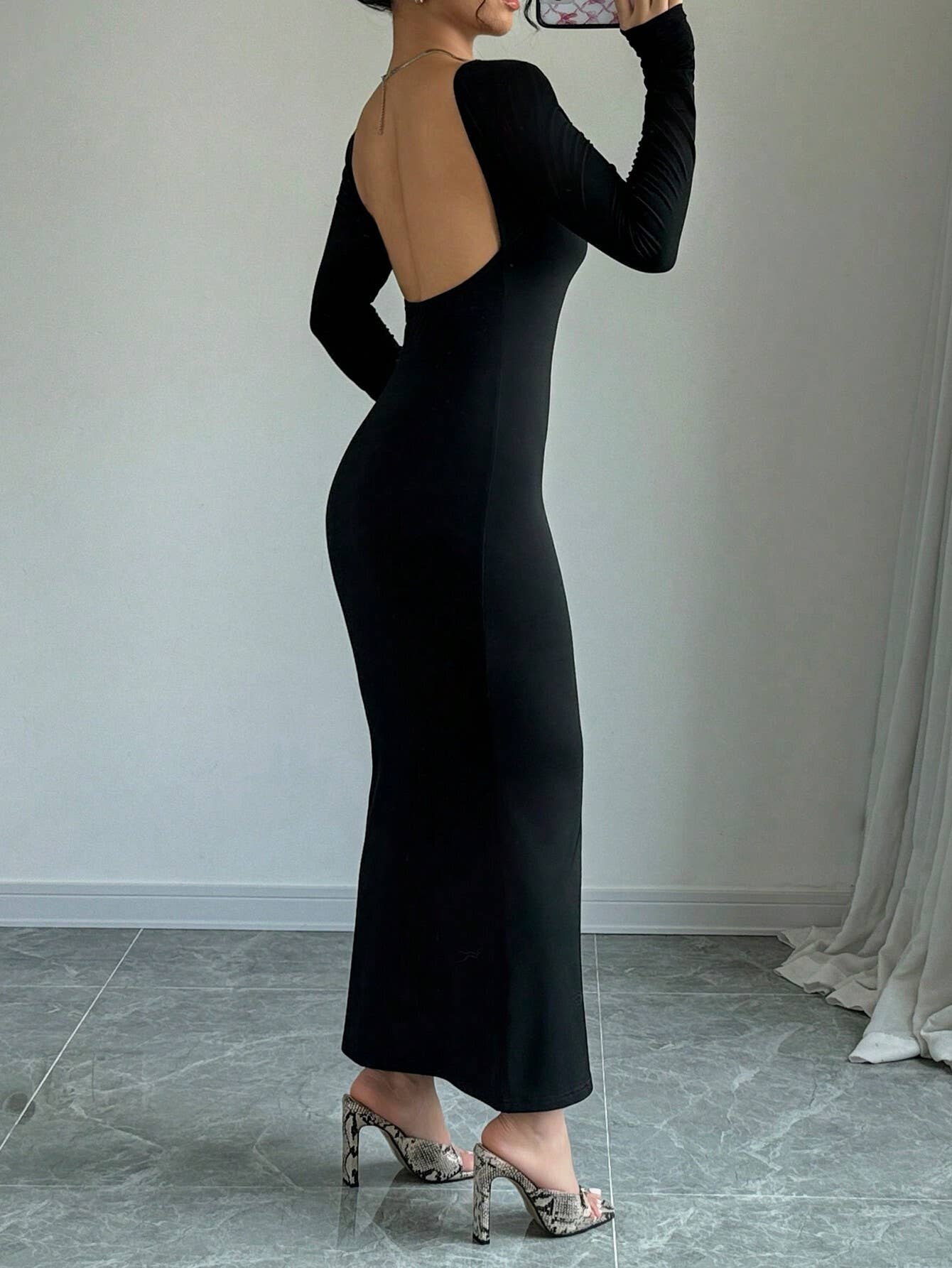 BACKLESS, HIGH-WAISTED, LONG-HIP DRESS