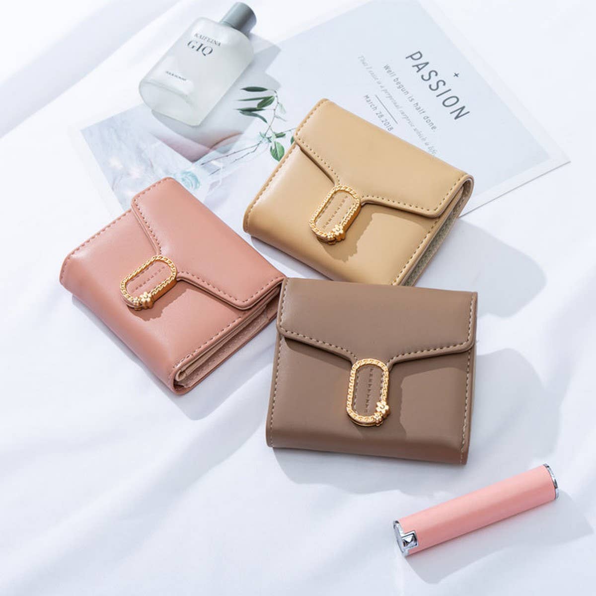 SIMPLE AND VERSATILE STUDENT FOLDING WALLET_CWAB2337