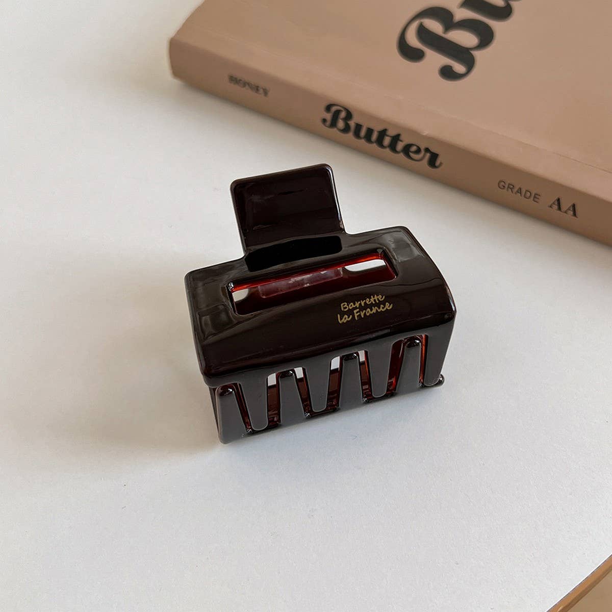 Maillard Brown Claw Clip ? Vintage Fall Hairpin