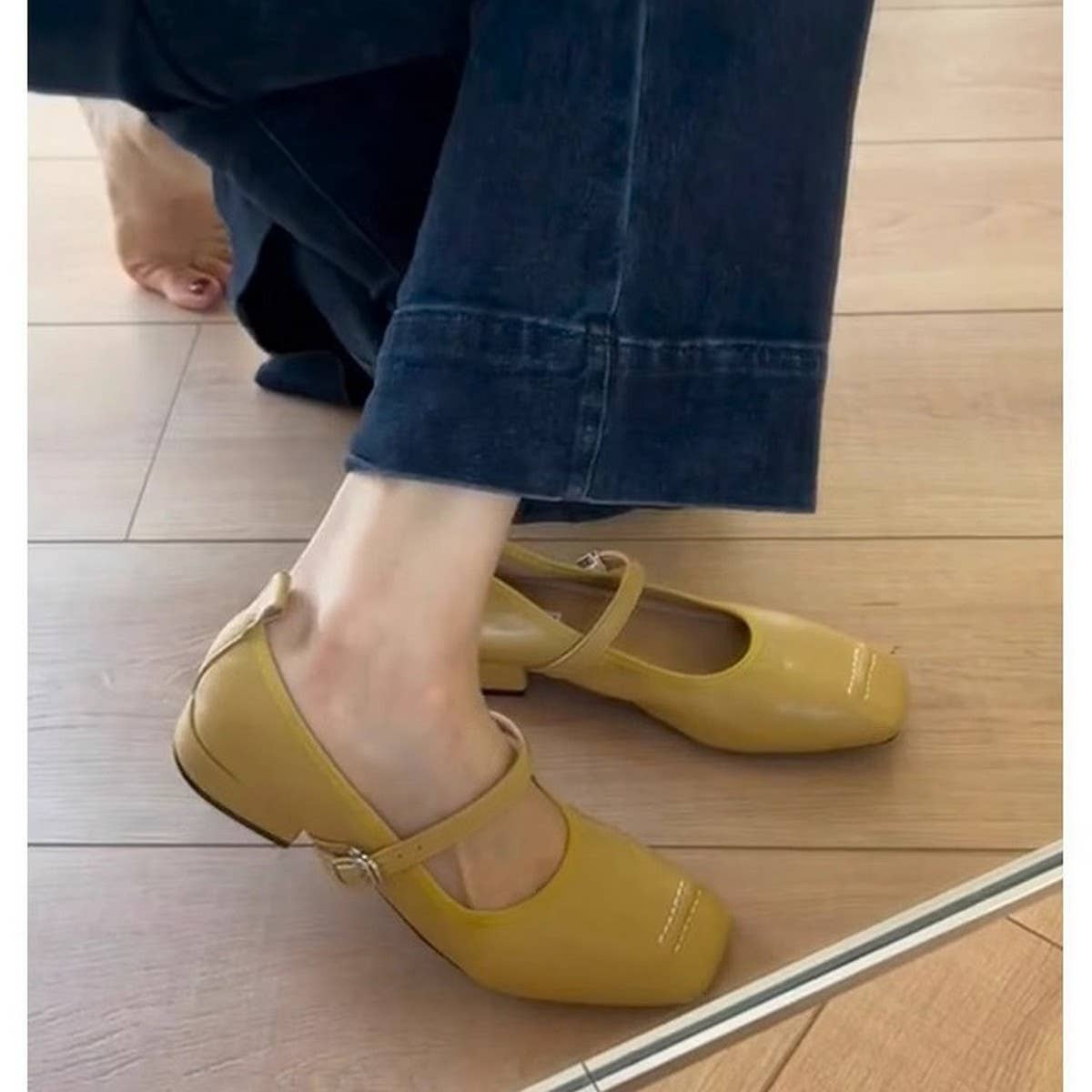 Soft Yellow Square Toe Mary Jane Flat Shoes_CWSHF0123