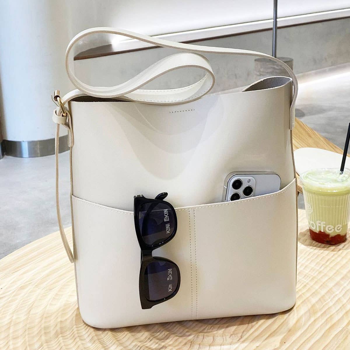 WOMEN LARGE-CAPACITY DESIGN SLUNG BUCKET BAG_CWAB0961