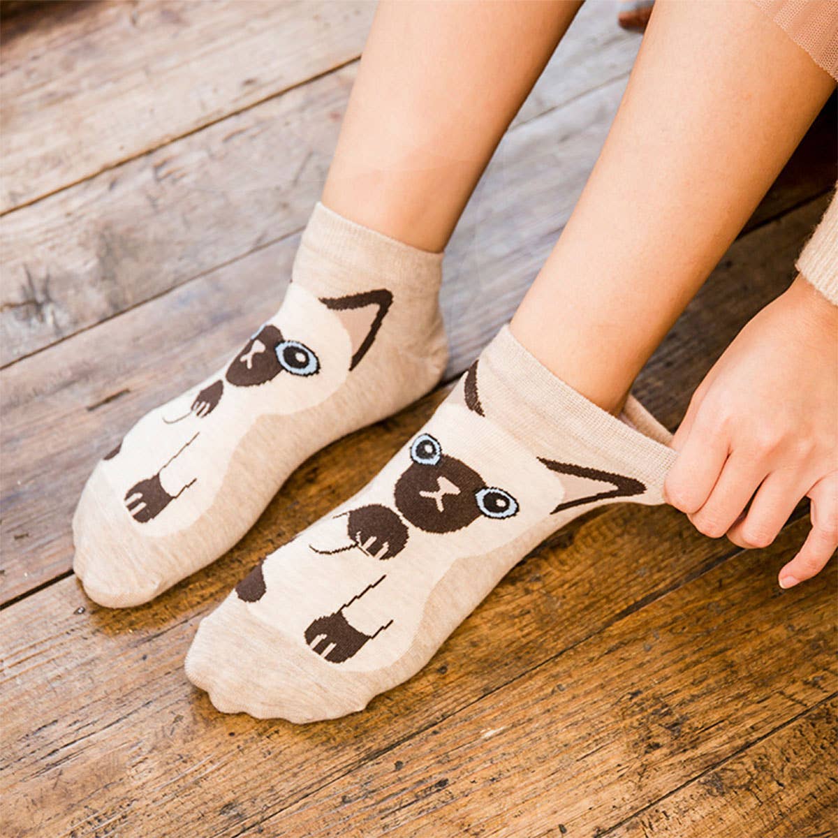 CUTE CAT PATTERN ANKLE SOCKS