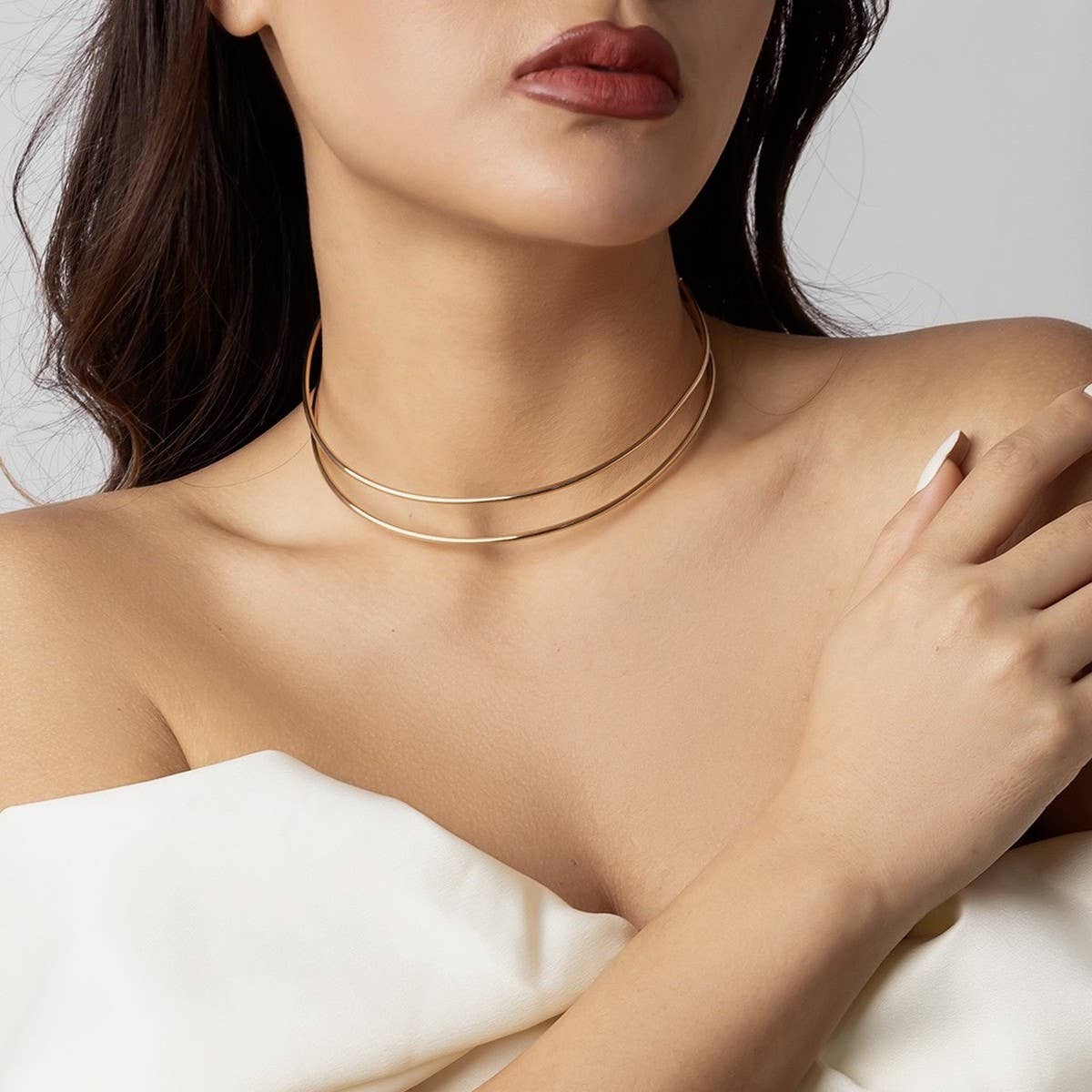 FASHIONABLE HIGH-END CROSS OUTLINE NECKLACE