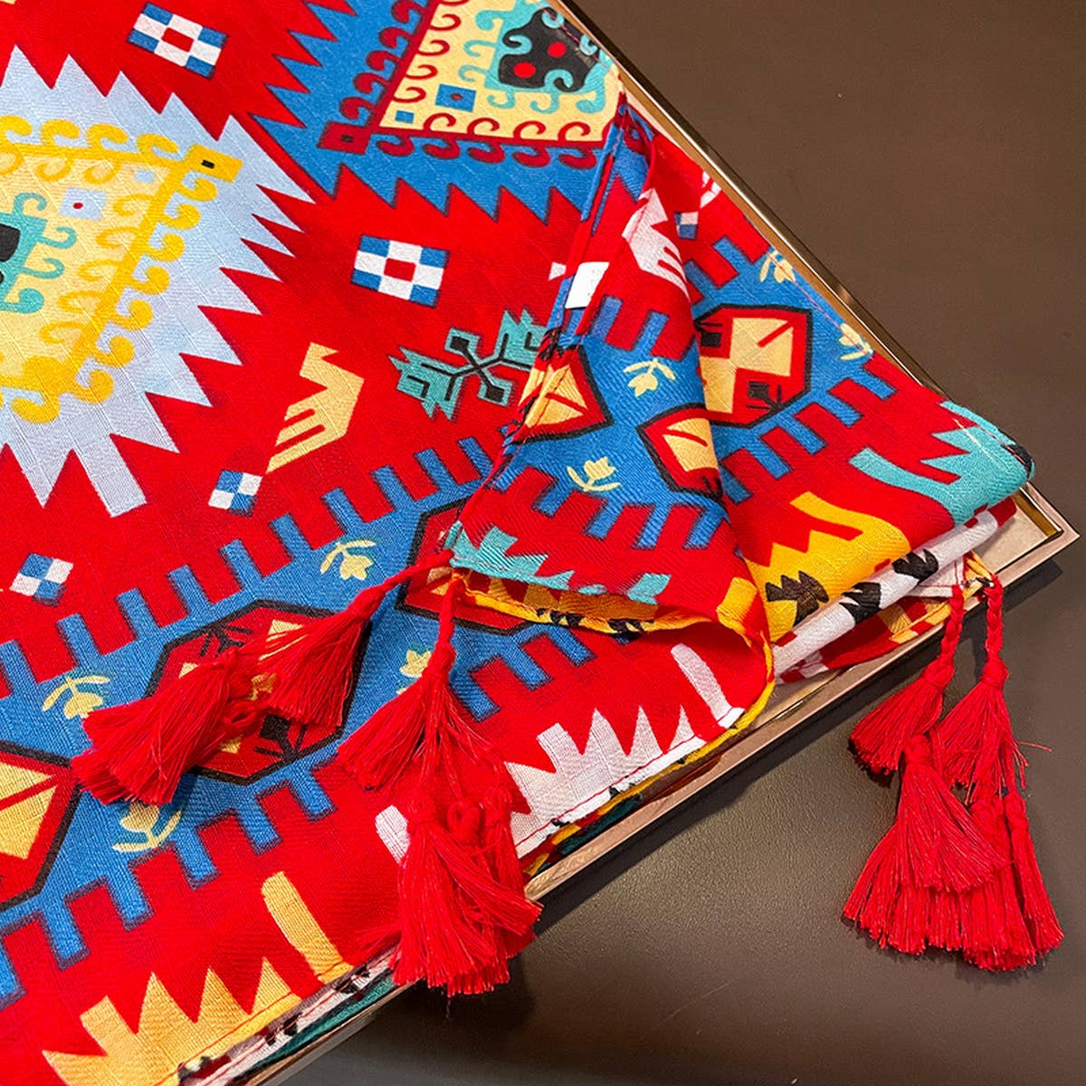 STYLISH GEOMETRIC PATTERN SQUARE SCARF_CWASC0617