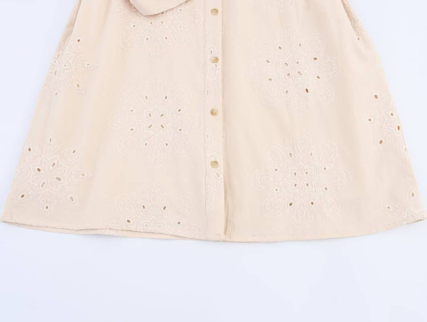 Lapel with hollow-out belt embroidery dress