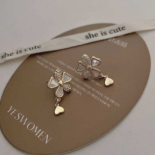 LIGHT LUXURY SHELL FLOWER EARRINGS