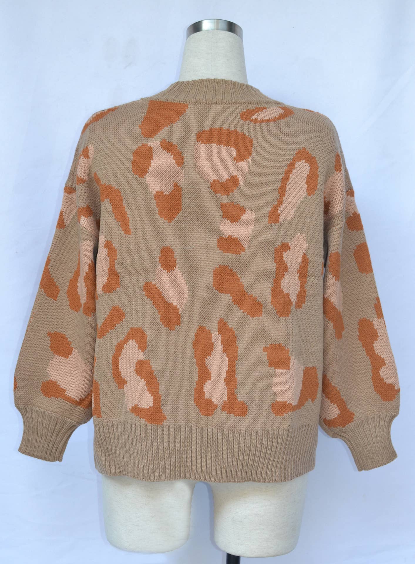 LEOPARD PRINT PULLOVER KNIT SWEATER