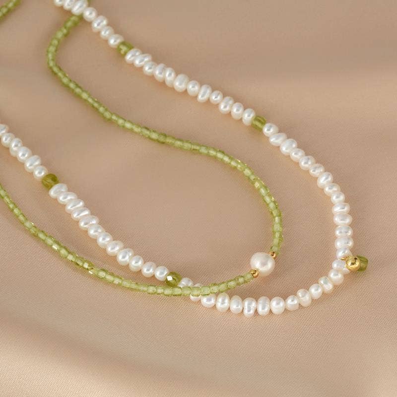 Pearls stacked on double-layer collarbone chain