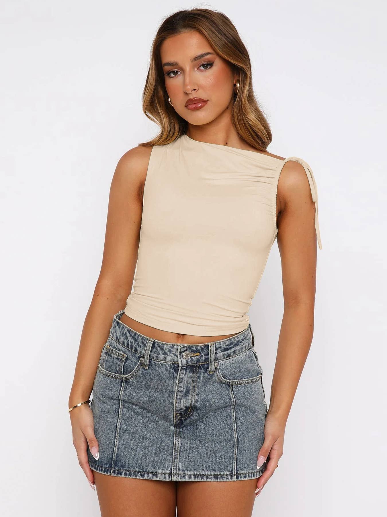 Irregular shoulder drawstring pleated crop top