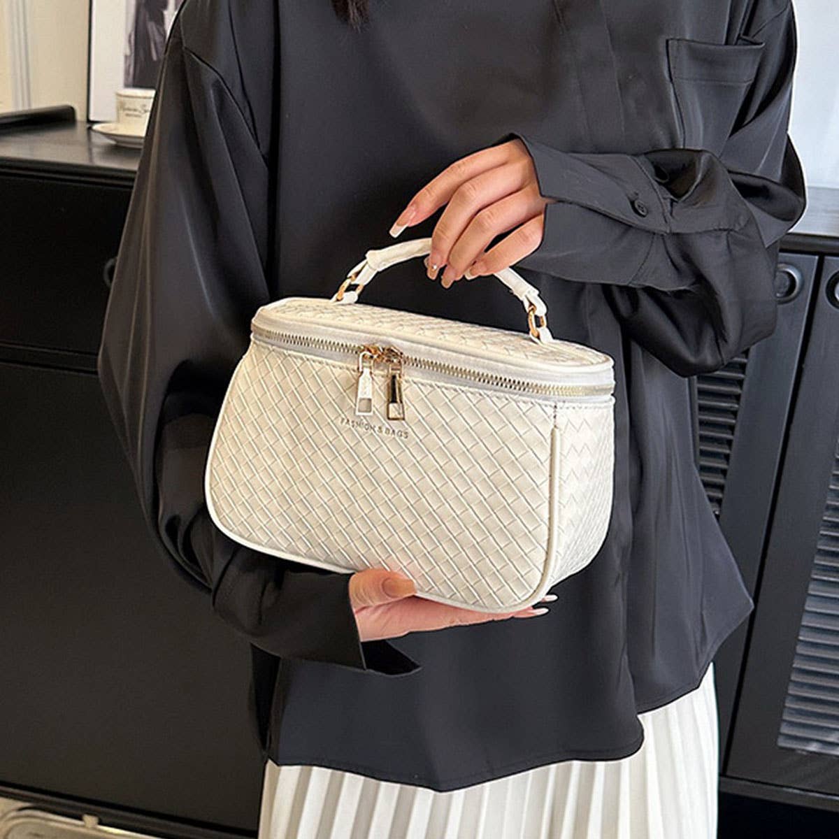 WOVEN PATTERN LARGE CAPACITY COSMETIC BAG_CWAB4419