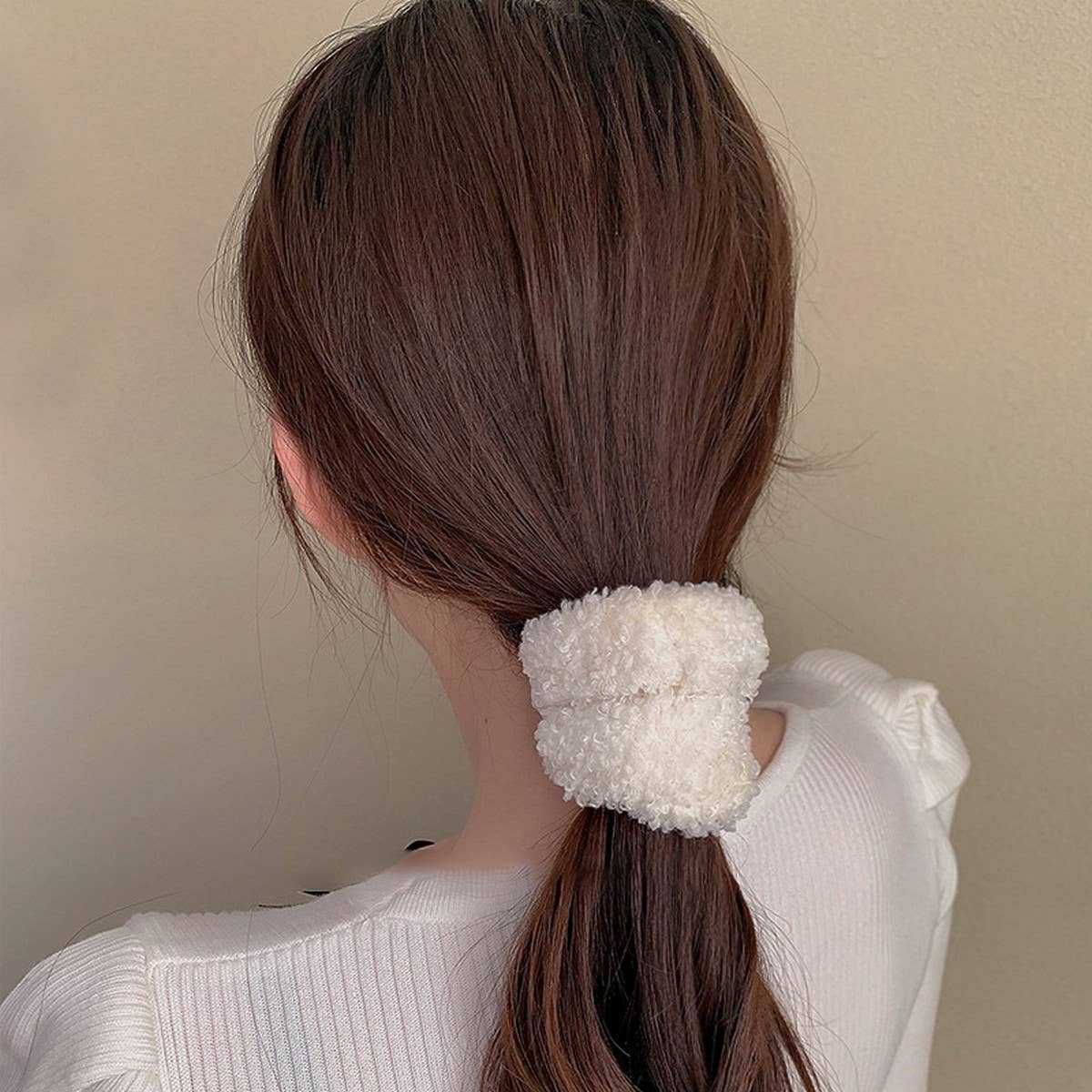 WHITE PLUSH HAIR RING RUBBER BAND HAIR ACCESSORIES