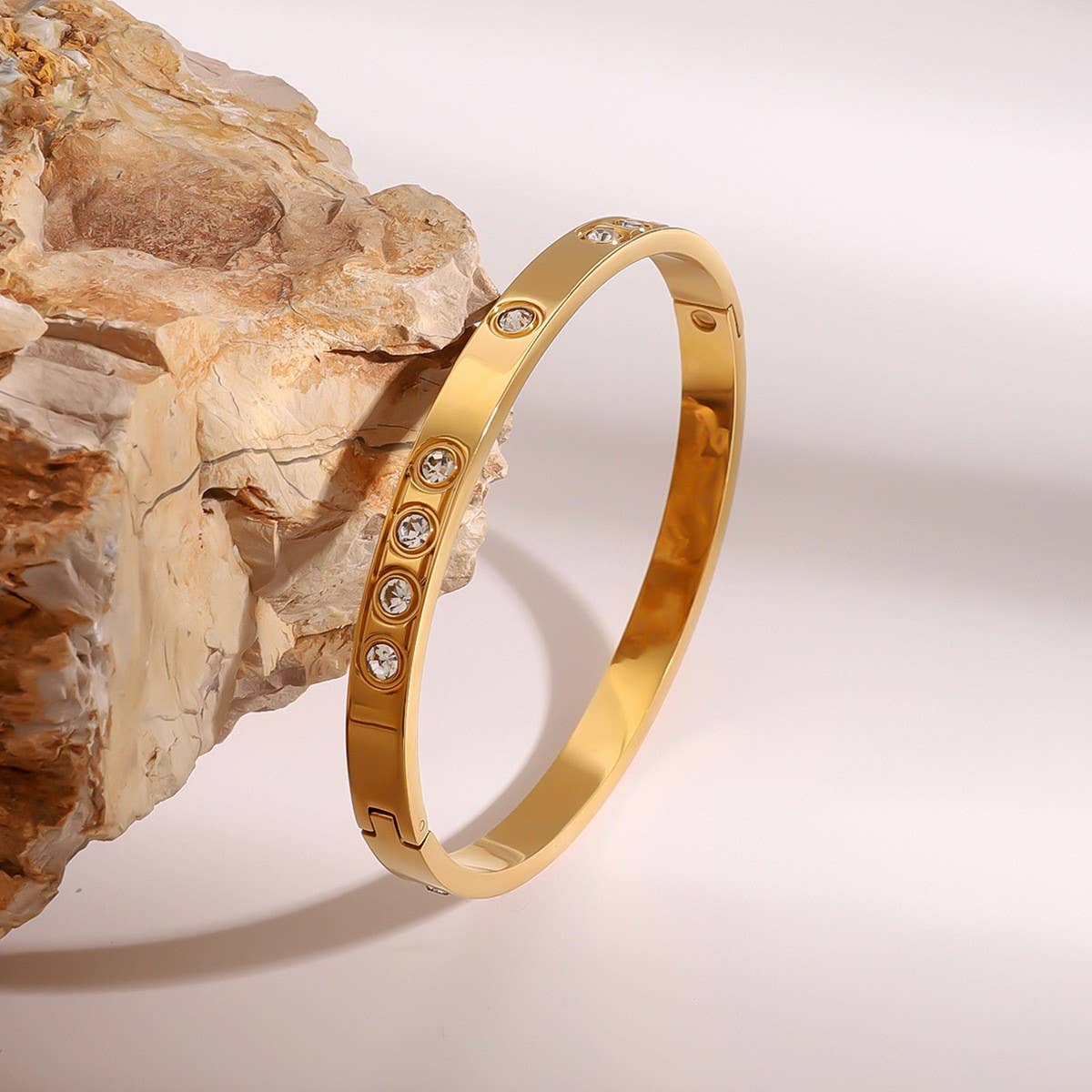 Zircon Clasp Bracelet in Titanium Steel_CWAJE4867