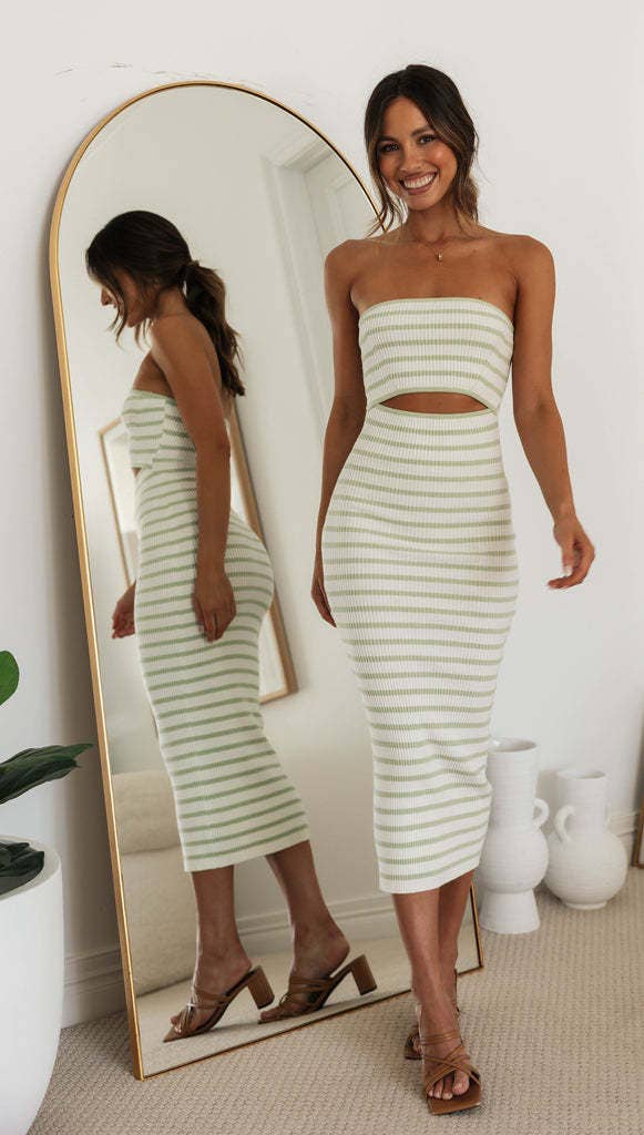 STRAPLESS STRIPED KNIT SLIM-FIT HIP WRAP DRESS