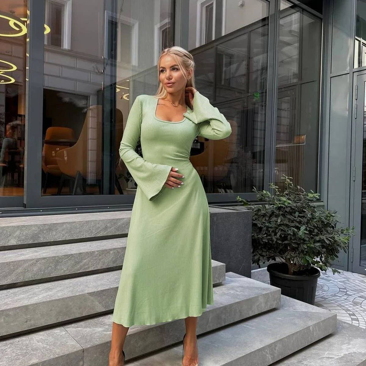 Long sleeve high waist thread skirt with flared back