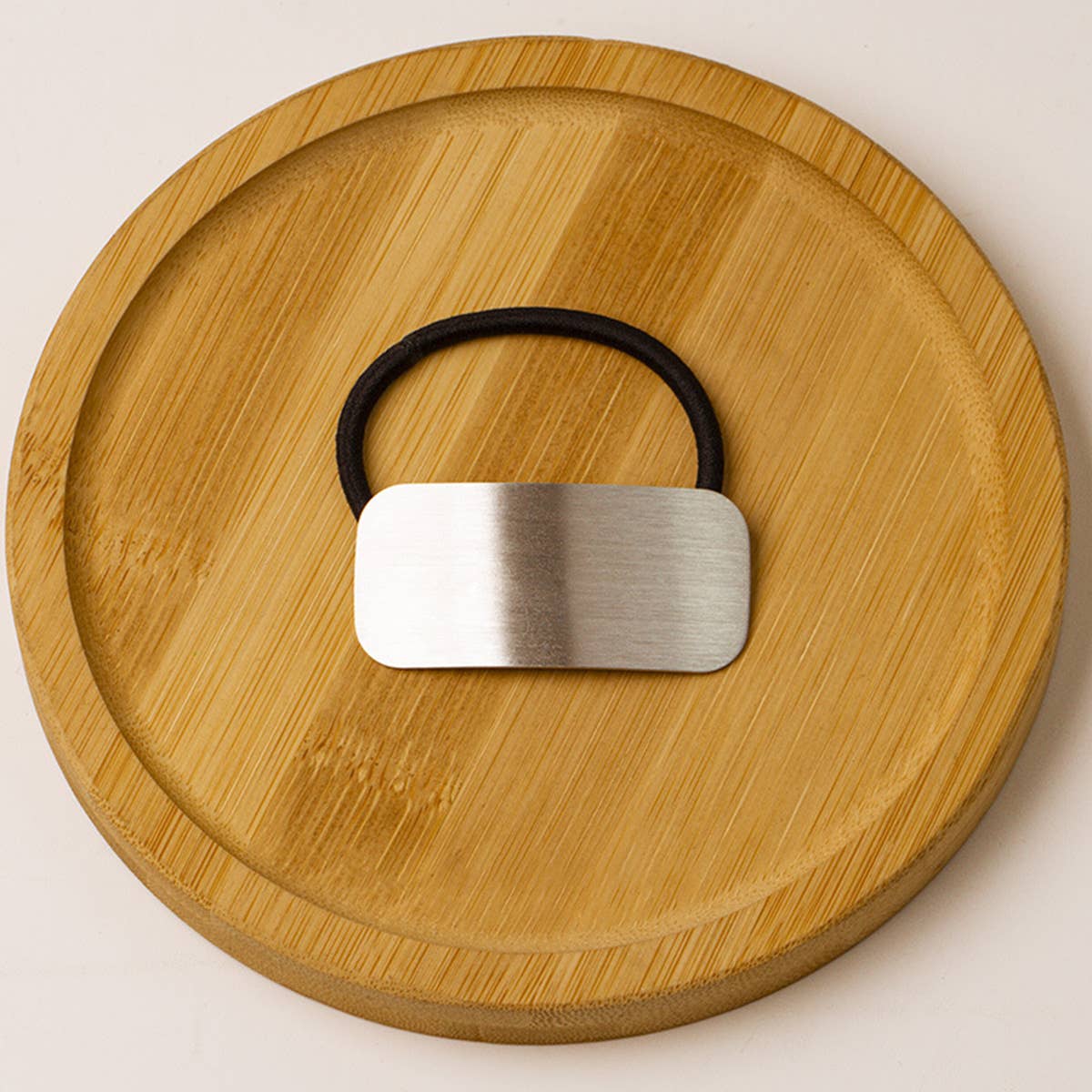 MINIMALIST TEXTURE AND VERSATILE HAIR SCRUNCHIES