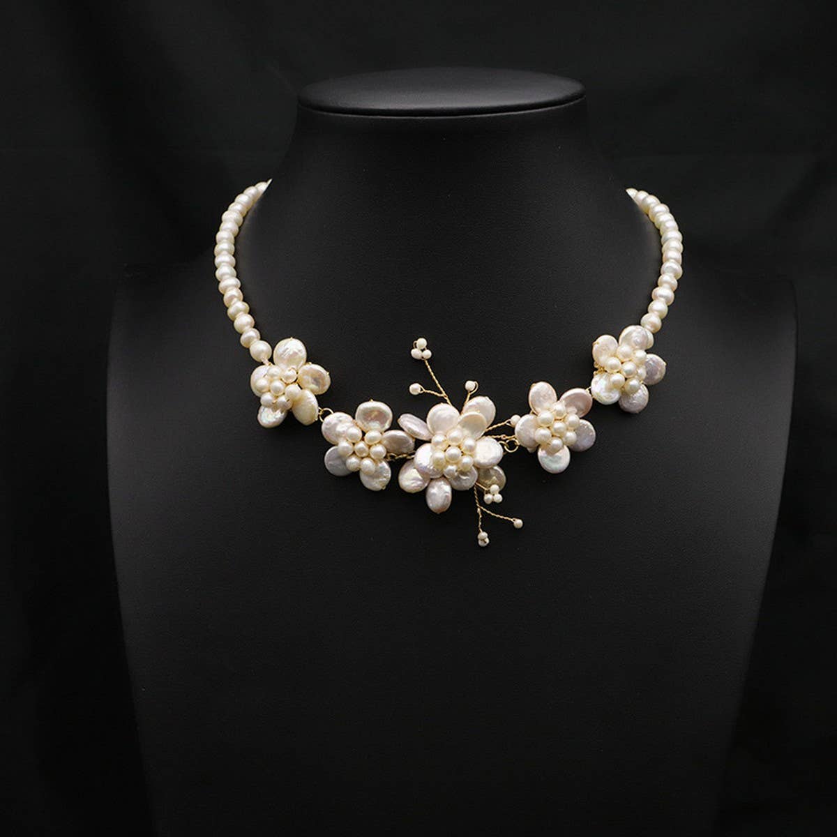 NATURAL FRESHWATER PEARL PETAL NECKLACE