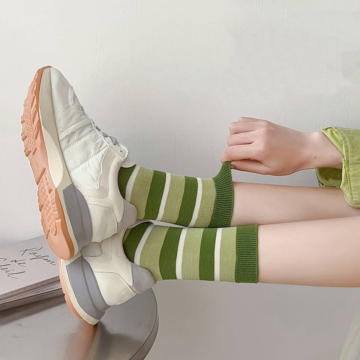 WOMEN'S SPRING AND SUMMER THIN LONG SOCKS