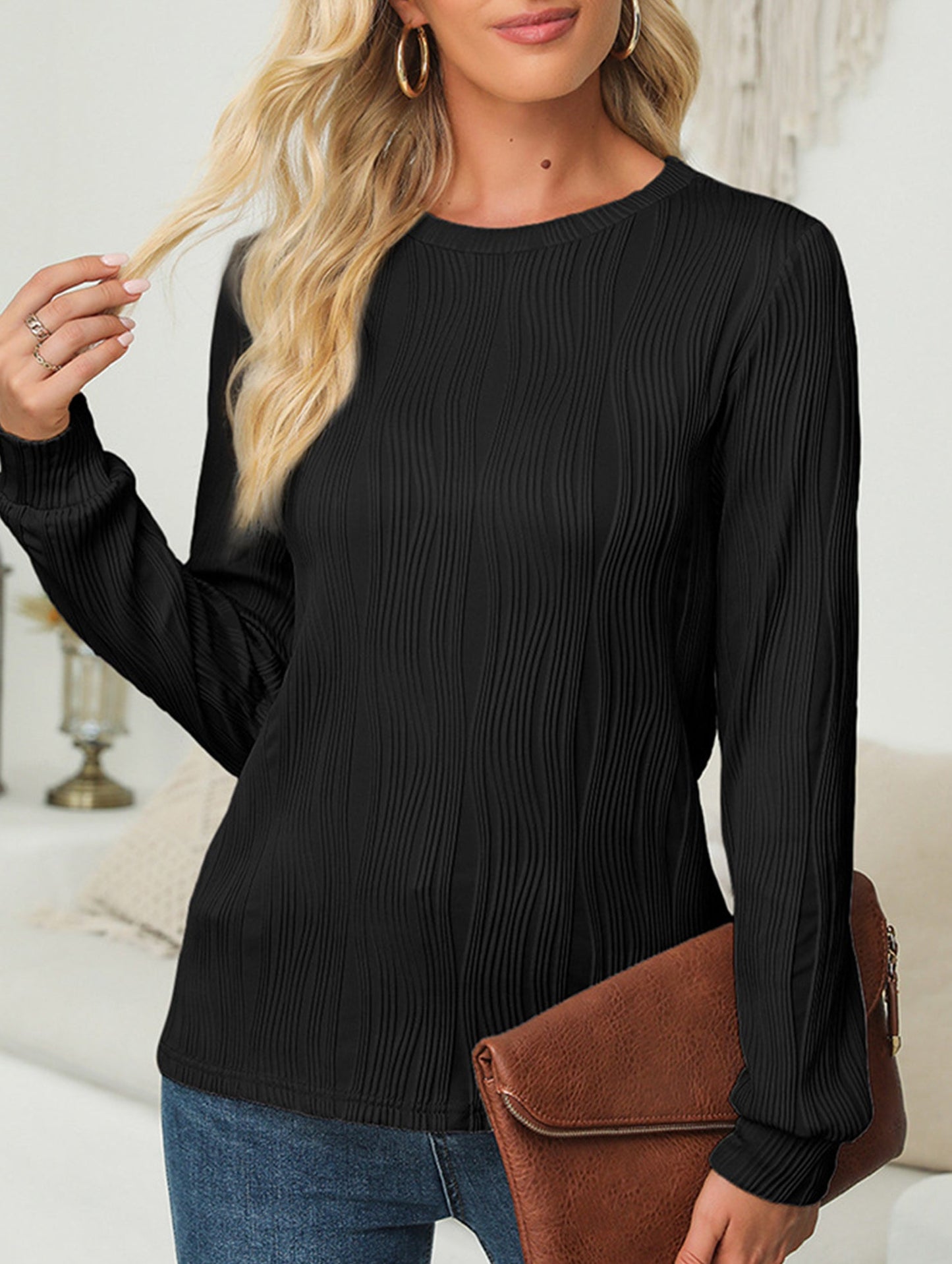 Solid color long sleeve T-shirt with wave pattern