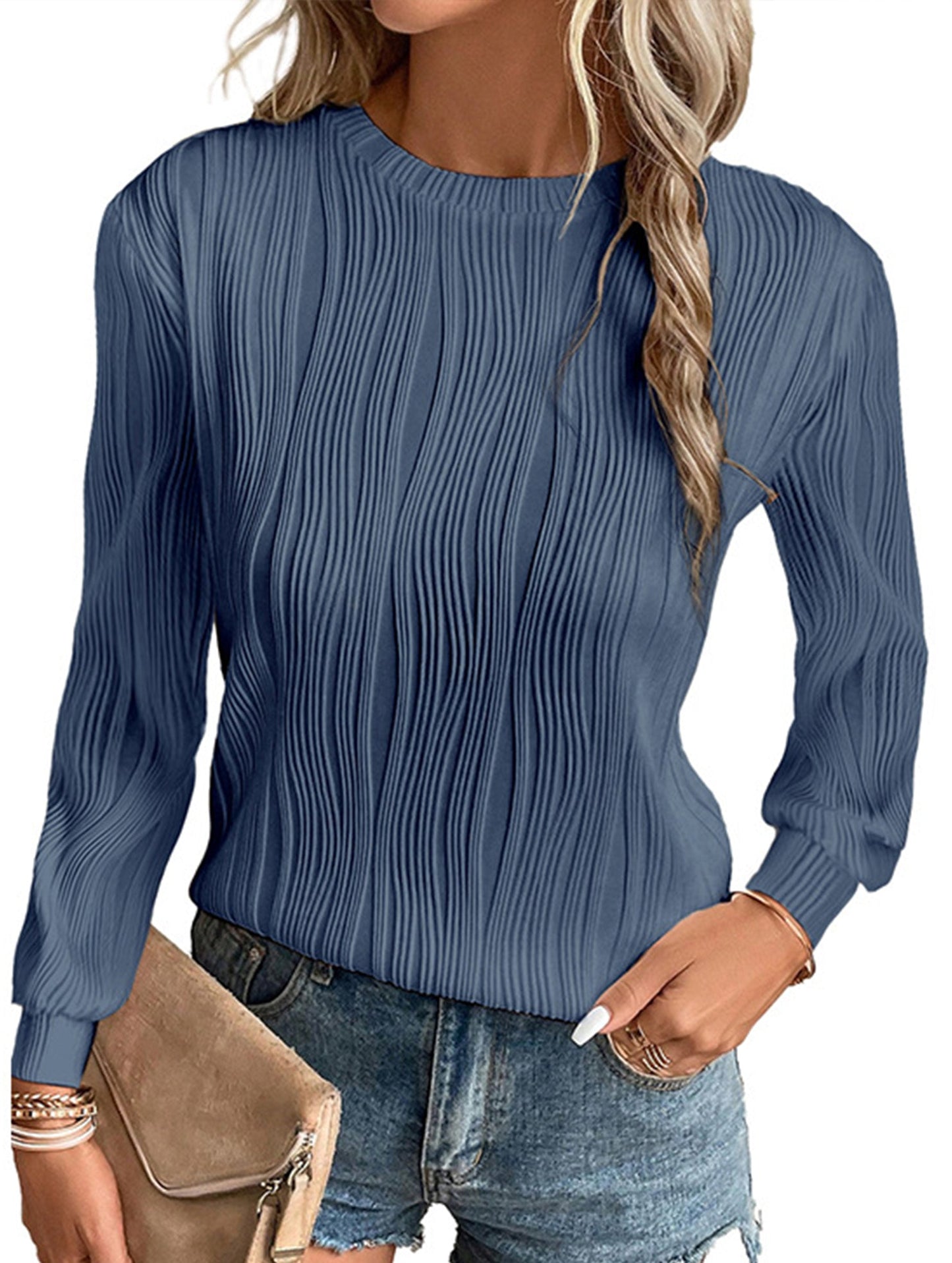 Solid color long sleeve T-shirt with wave pattern