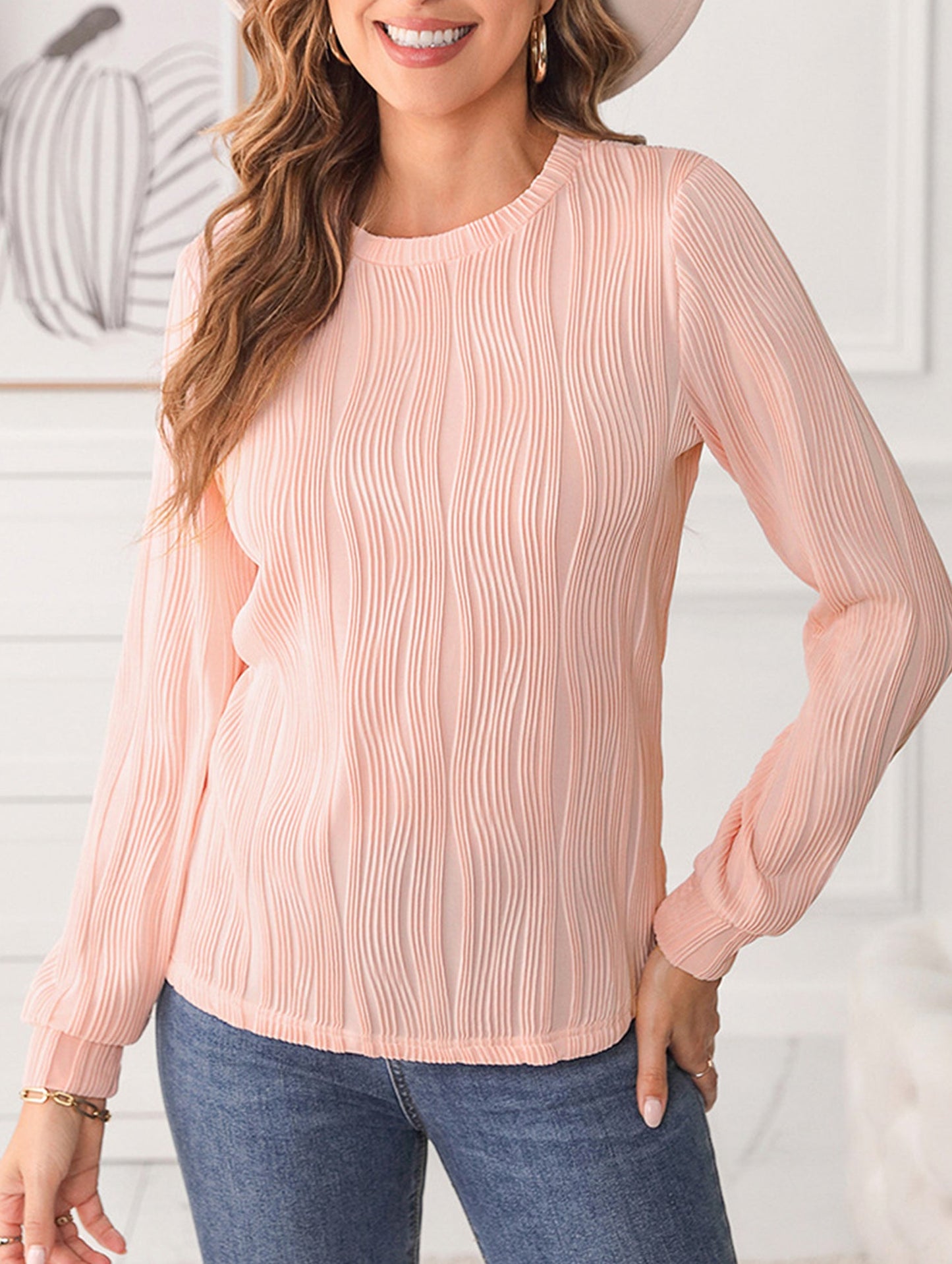 Solid color long sleeve T-shirt with wave pattern