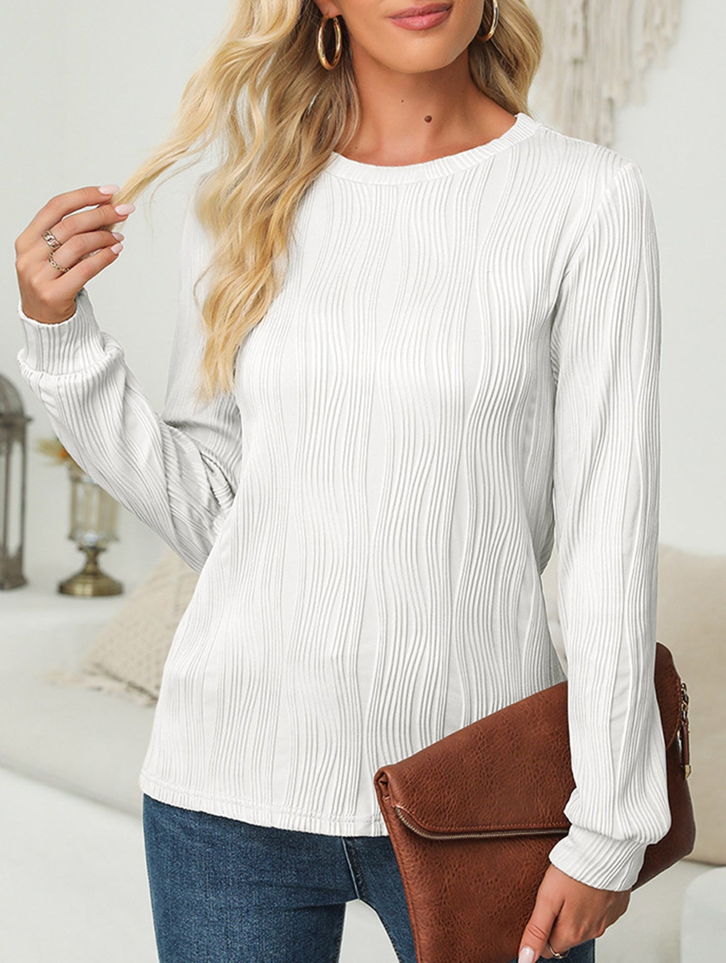 Solid color long sleeve T-shirt with wave pattern