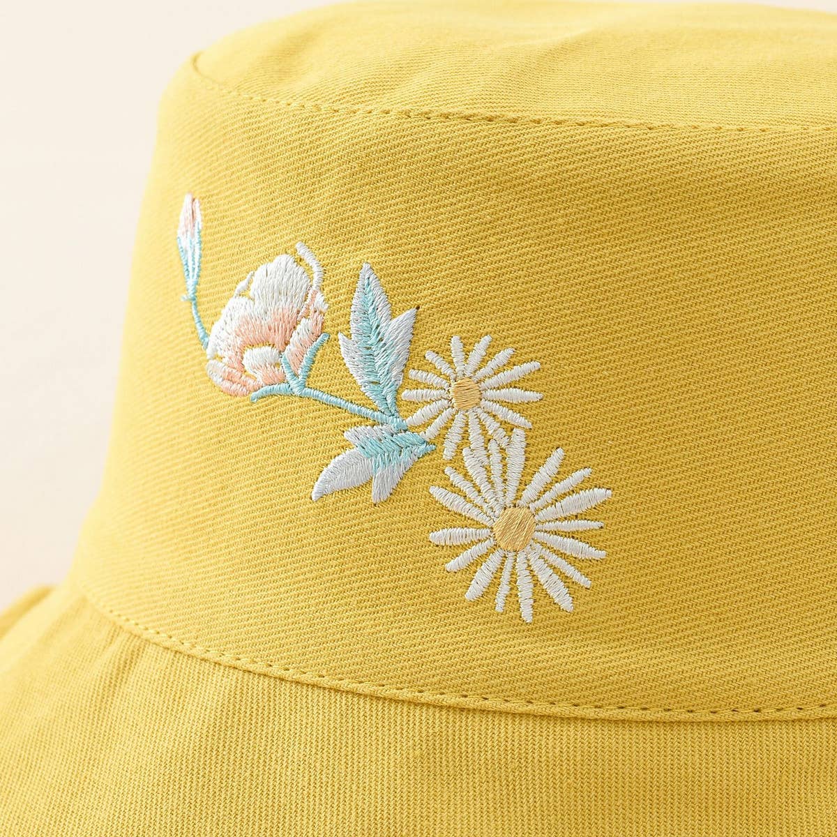 REVERSIBLE EMBROIDERED FLOWER BUCKET HAT_CWAH1411
