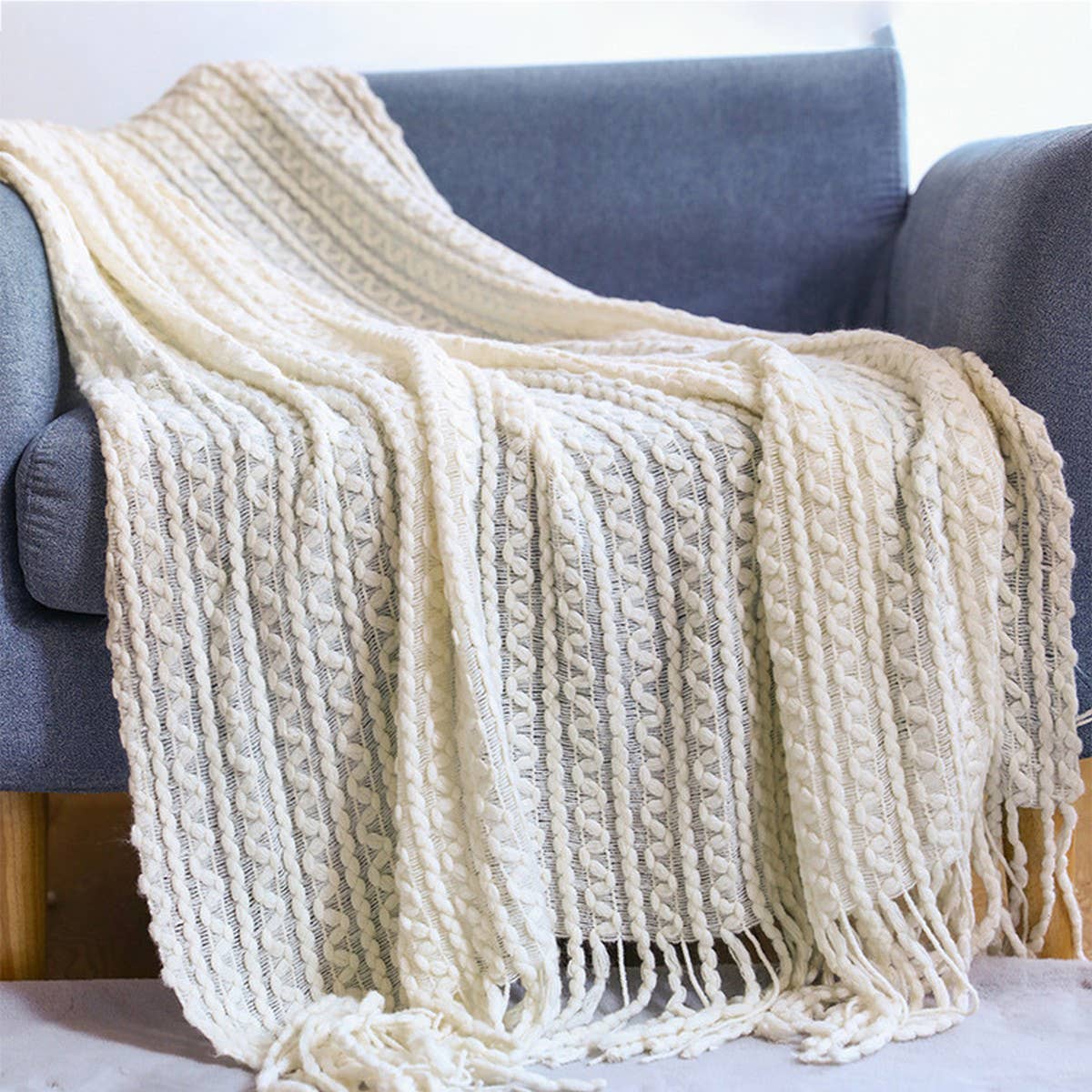 LIGHTWEIGHT SOFT AND COMFORTABLE KNITTING BLANKET