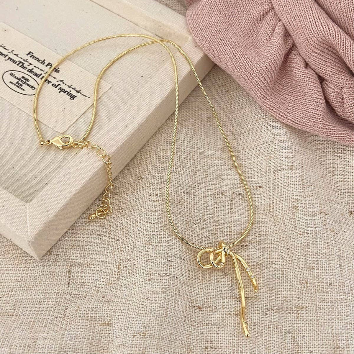 GIRLY LIGHT LUXURY RIBBON BOW NECKLACE FOR WOMEN