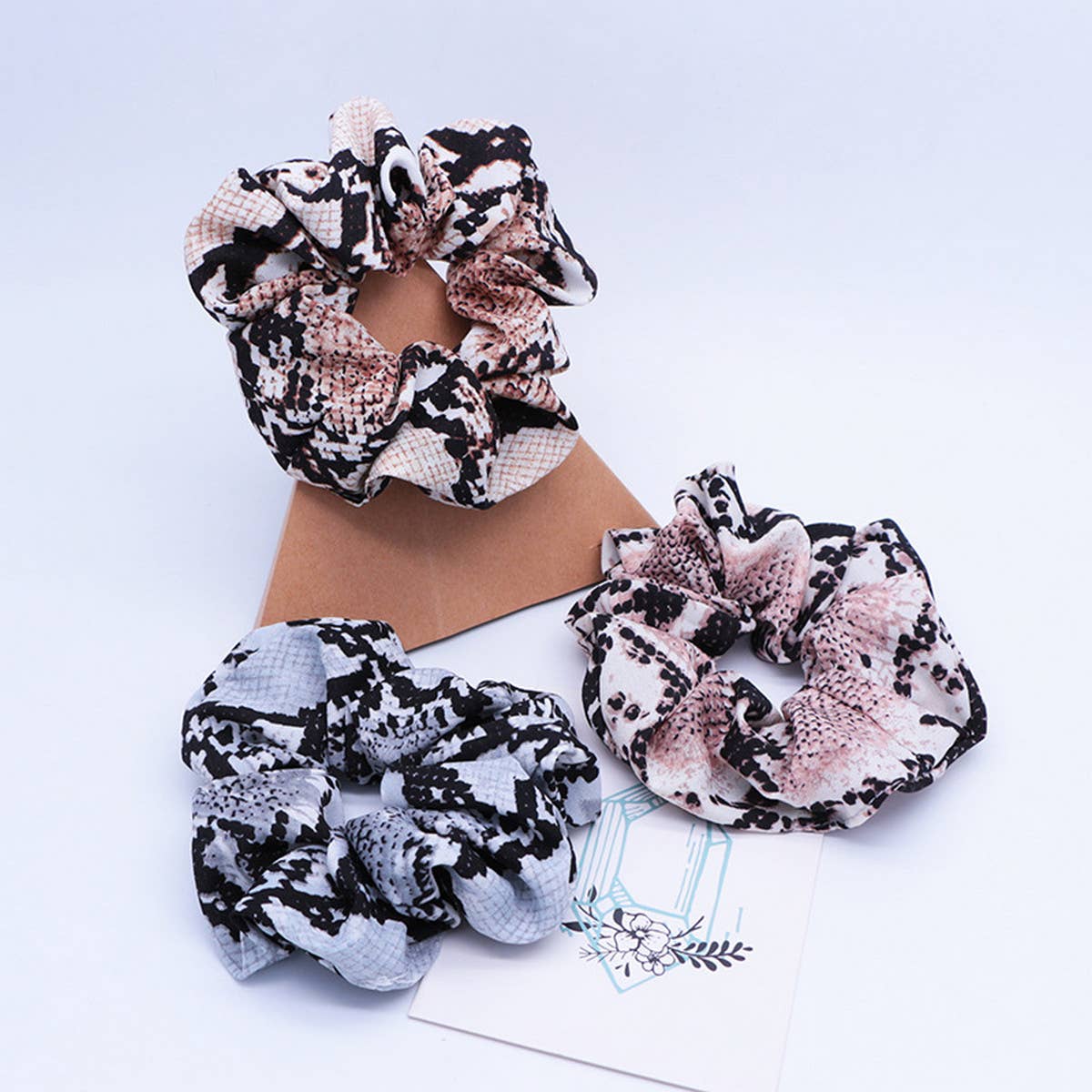 WOMEN PRINTED SNAKE PATTERN HAIR TIE_CWAHA1070