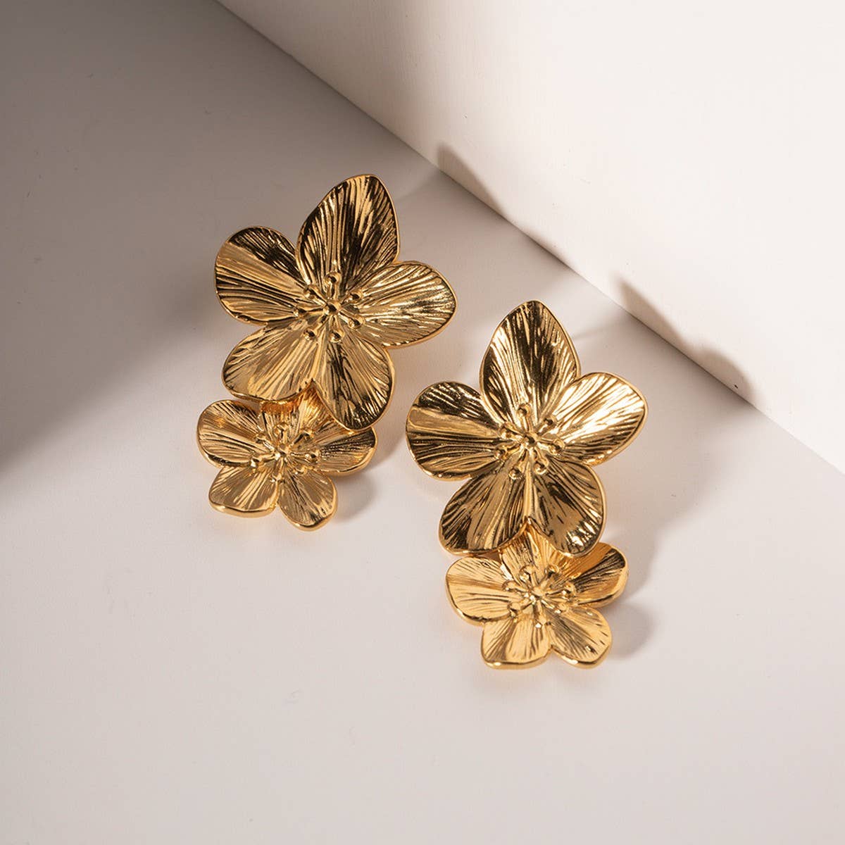 FASHIONABLEANDLUXURIOUSPERSONALITY EARRINGS