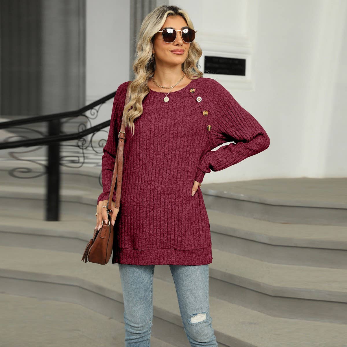 Solid color rotator sleeve slit T-shirt