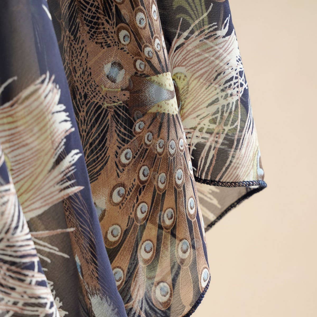 PEACOCK IN FULL BLOOM PRINT FRONT OPEN KIMONO_CWASC0800