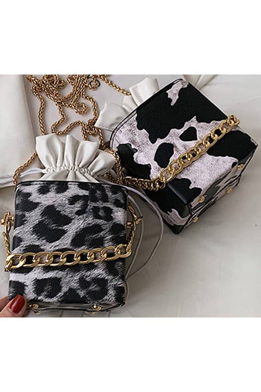 CHAIN SMALL SQUARE BOX BUCKET MAKEUP BAG_CWAB347