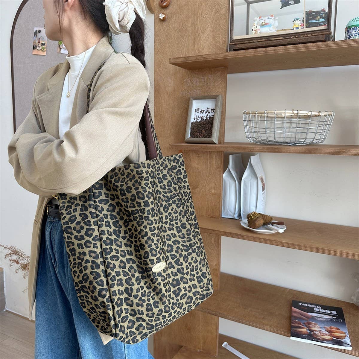 CWAB3898_LEOPARD PRINT SHOULDER UNDERARM CANVAS BAG