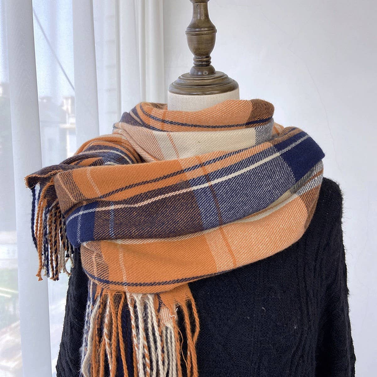 Plaid Tassel Scarf for Women - Retro Winter Warmth_CWASC1454