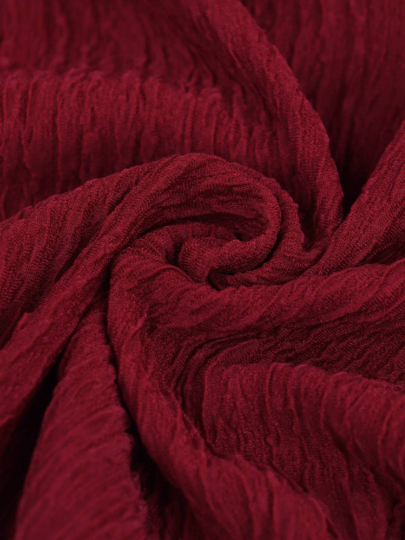 A sexy solid-color short dress with a neckline