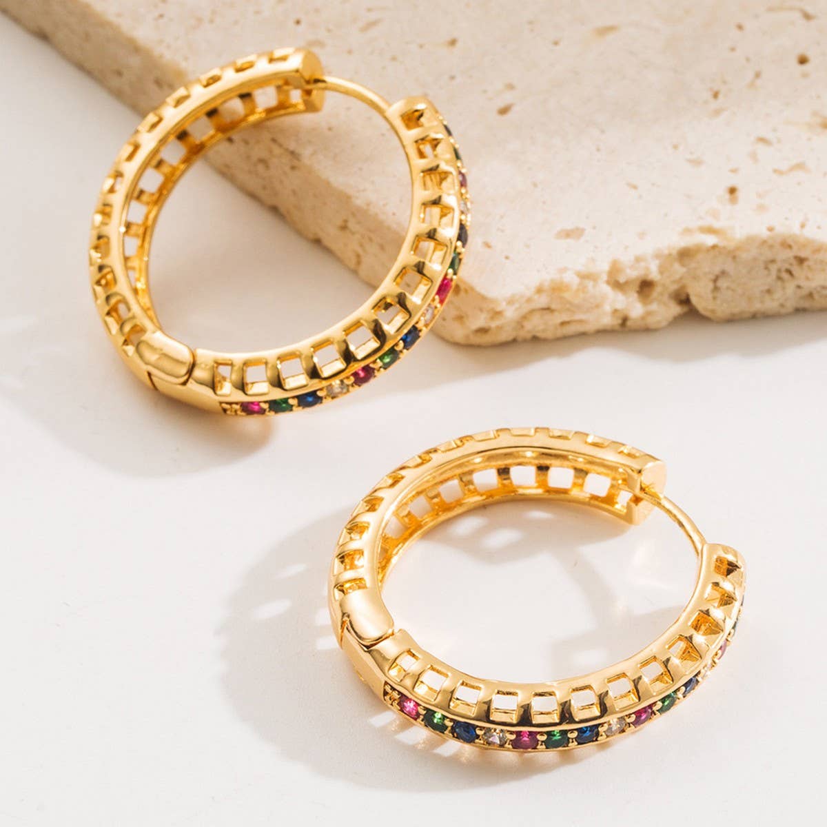 Sparkling Hoop Earrings Gold-Tone Luxury Style_CWMM8533