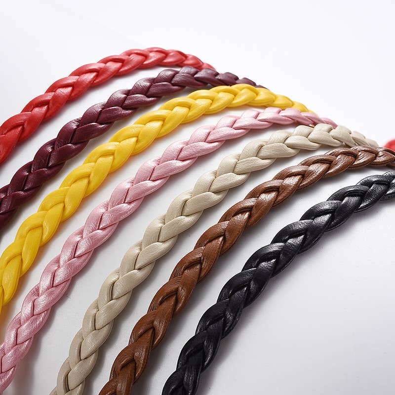 Tie knots to decorate weave a candy-colored belt