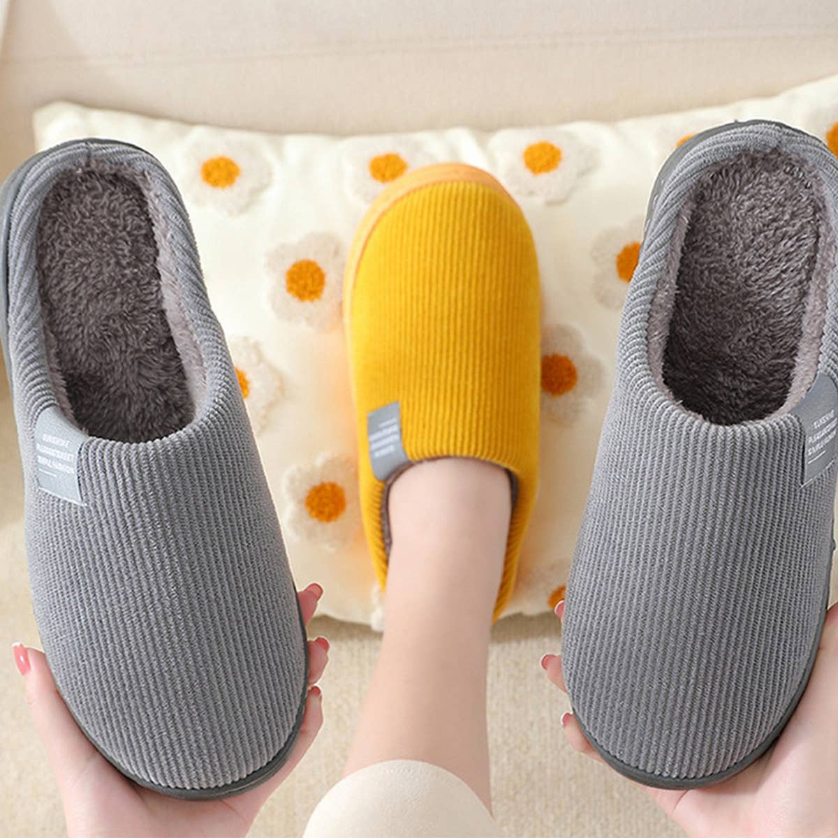 MINIMALIST WARMIES SLIPPERS BEDROOM SLIPPERS