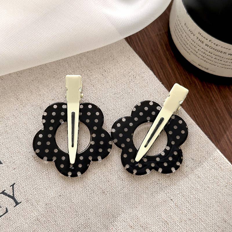 BLACK AND WHITE POLKA DOT HAIR CLIPPER BANGS
