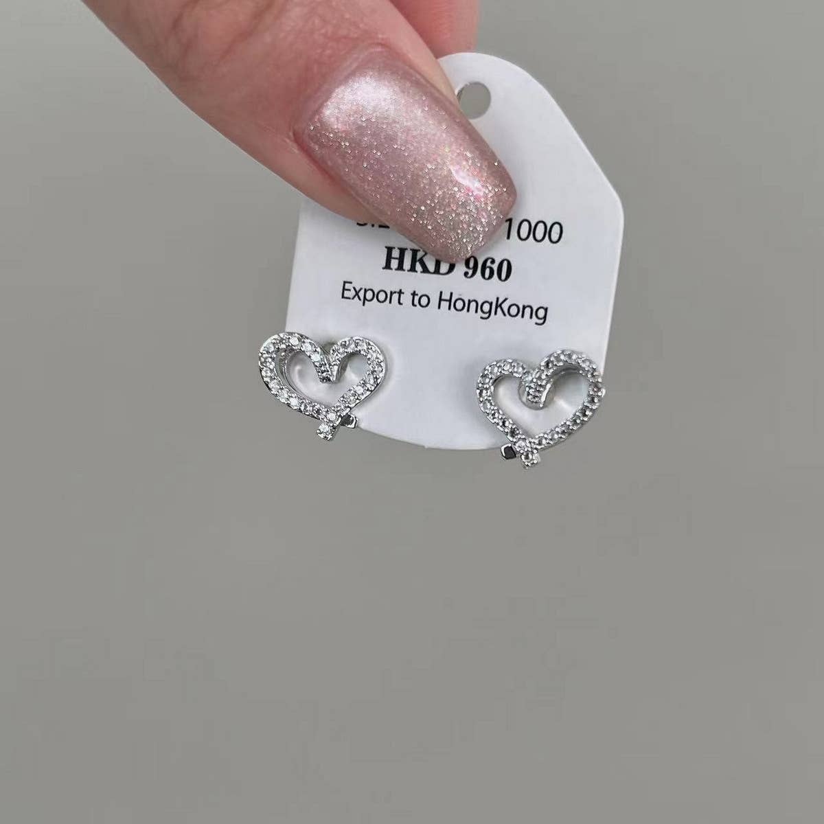 SIMPLE AND CARING EARRINGS