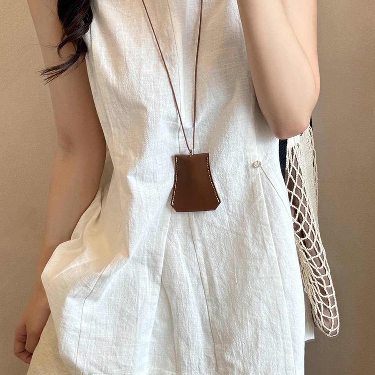 GEOMETRIC HANGING NECK TEMPERAMENT BAG NECKLACE