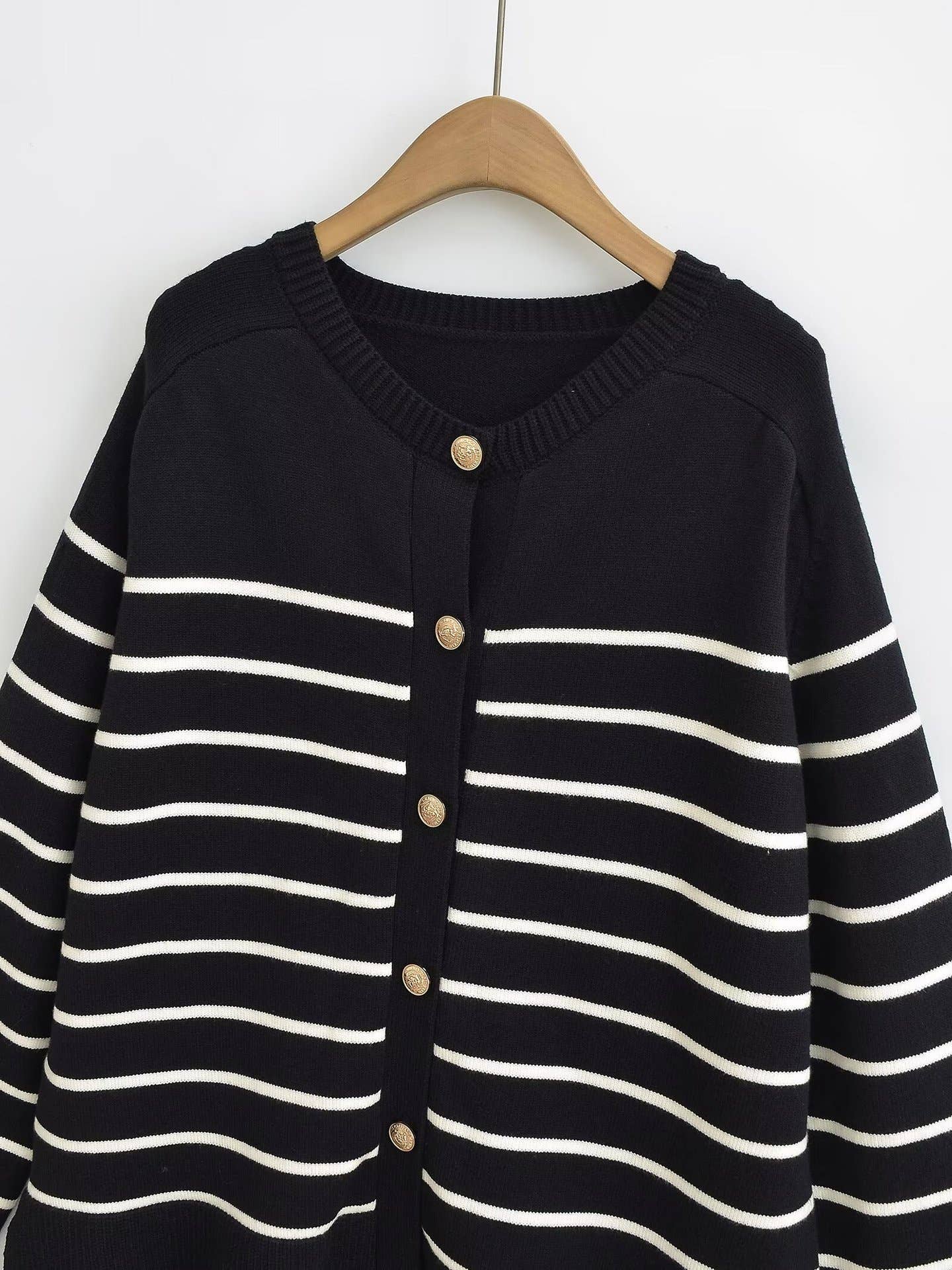 STRIPED LONG-SLEEVED SINGLE-BREASTED CARDIGAN