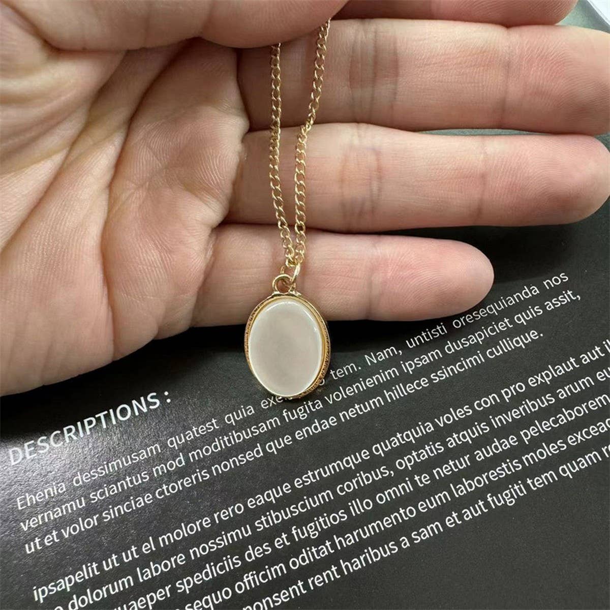 FASHION SIMPLE OVAL PENDANT NECKLACE_CWAJE1998