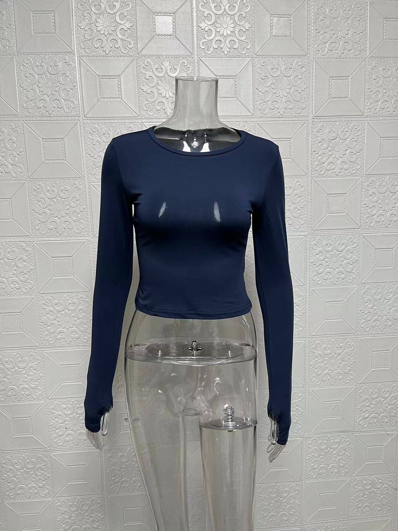 Solid-color round-neck form-fitting base T-shirt