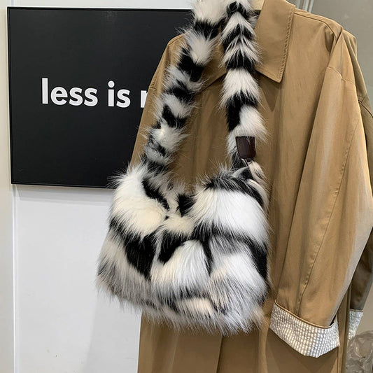 WINTER IMITATION LAMBSWOOL SHOULDER PLUSH BAG_CWAB4010