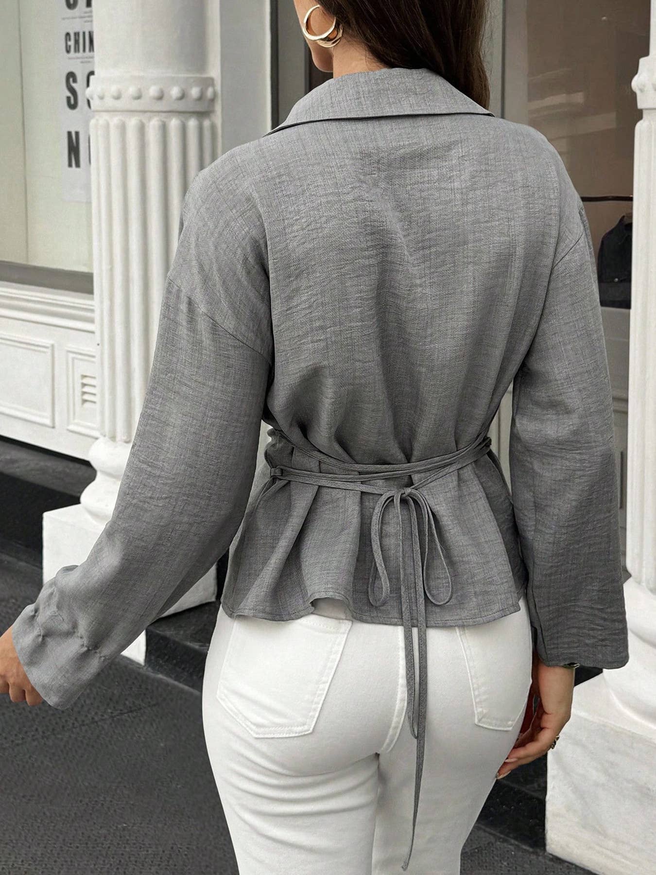 Sophisticated intellectual elegant lapel shirt